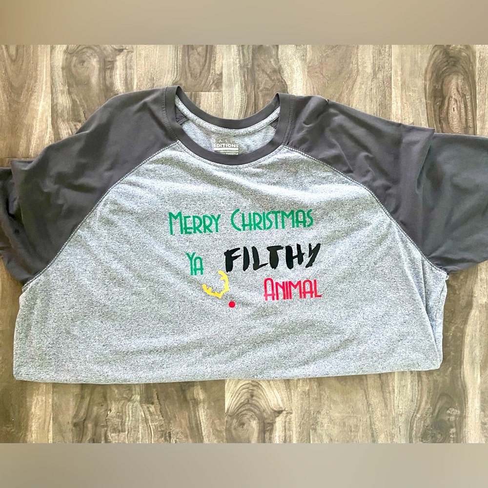 Men’s Big & Tall Holiday Theme “Home Alone” T-shirt.